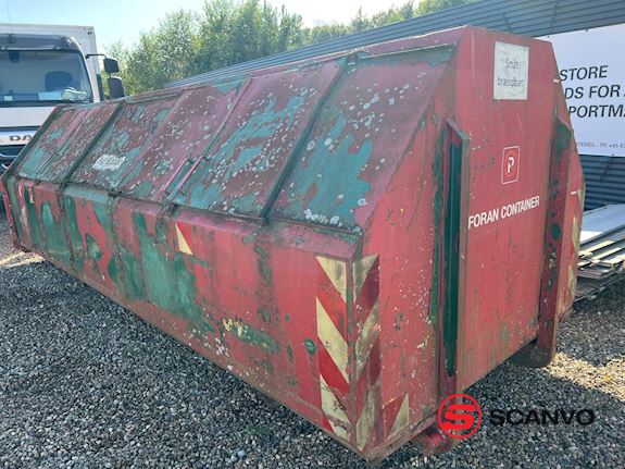 Various 4920 mm - ca. 12m3 Closed garbage - 1