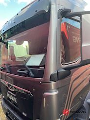 MAN TGL 8-220 4x2 BL incl. 2 stk veksellad Veksellad/Container - 2