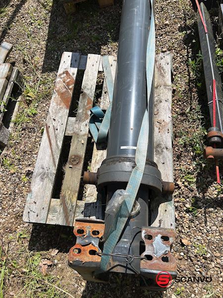 verschiedene_edbro_tipstempel_til_4_akslet_tiptrailer_hydraulikanlage