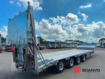 hangler_4-aks_2-delt_heldaekkende_rampe_maskintransport