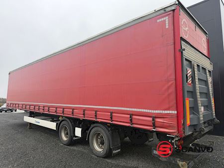 krone_136_mtr_gardin_-_lodretstaaende_lift_city