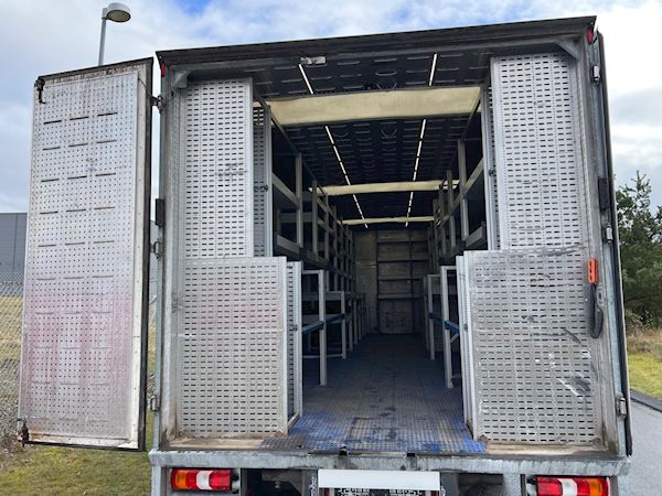 Mercedes-Benz Antos 1824 LnR, Closed box