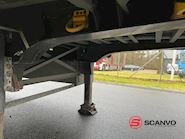 Schmitz 13,6 mtr kasse - lodretstående lift Box Trailer - 17