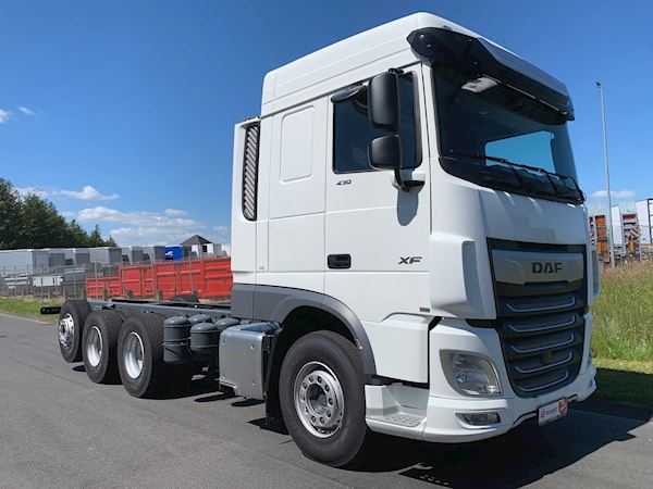 DAF XF 430 FAW 8x4*4 Tridem, Container system