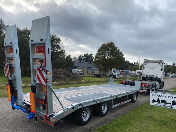 Hangler DTS-H 300 P 3 akslet med ramper, Low loader