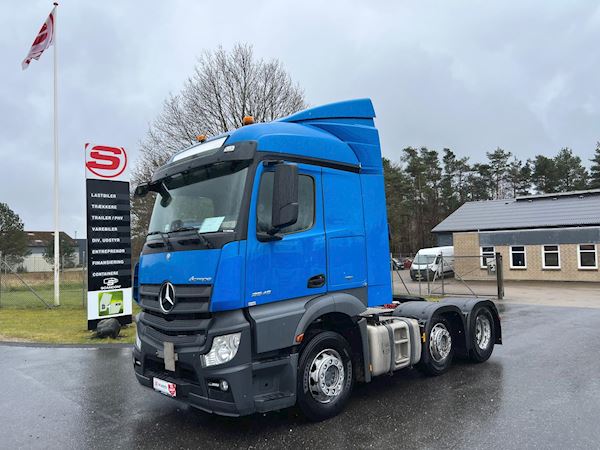 Mercedes-Benz 2545 LS 6x2/2, Trækker