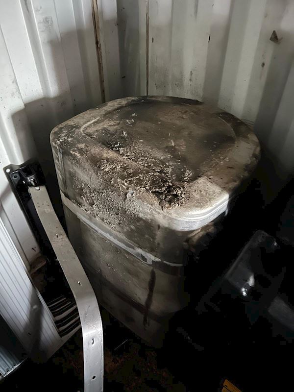 Volvo Dieseltank 365 L med 3 bæringer, Tilbehør
