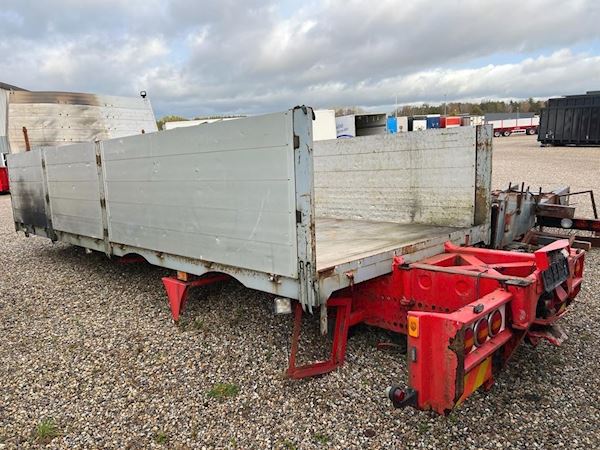 Verschiedene 6300 mm - plads til bagmonteret kran, Pritsche und kran
